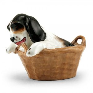 Cocker-Spaniel-Chewing-on-Basket