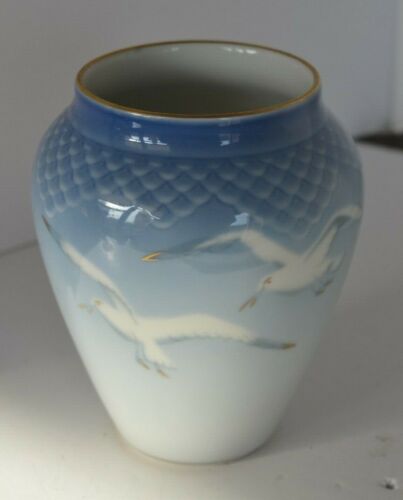 Bing Grohdahl Seagull Porcelain 681