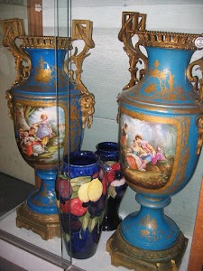 Treasure Antique & Estate Appraisers place picture